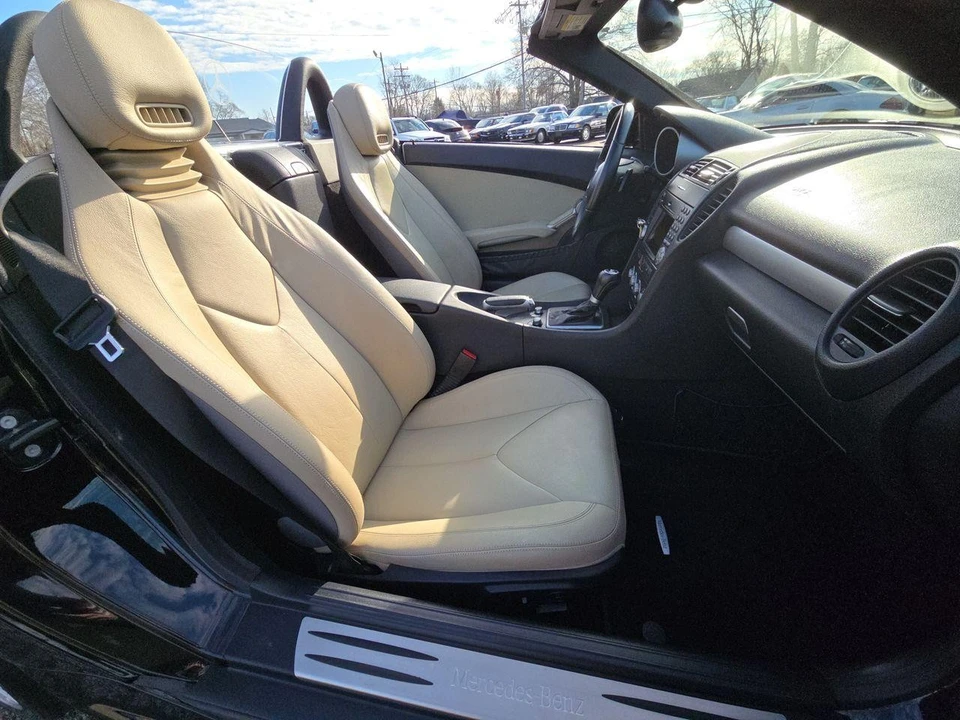 2011 Mercedes-Benz R171 SLK-Class - Image 8 of 31
