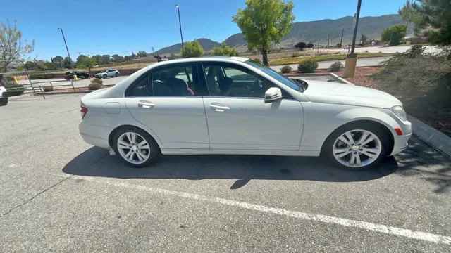 2011 Mercedes-Benz C300