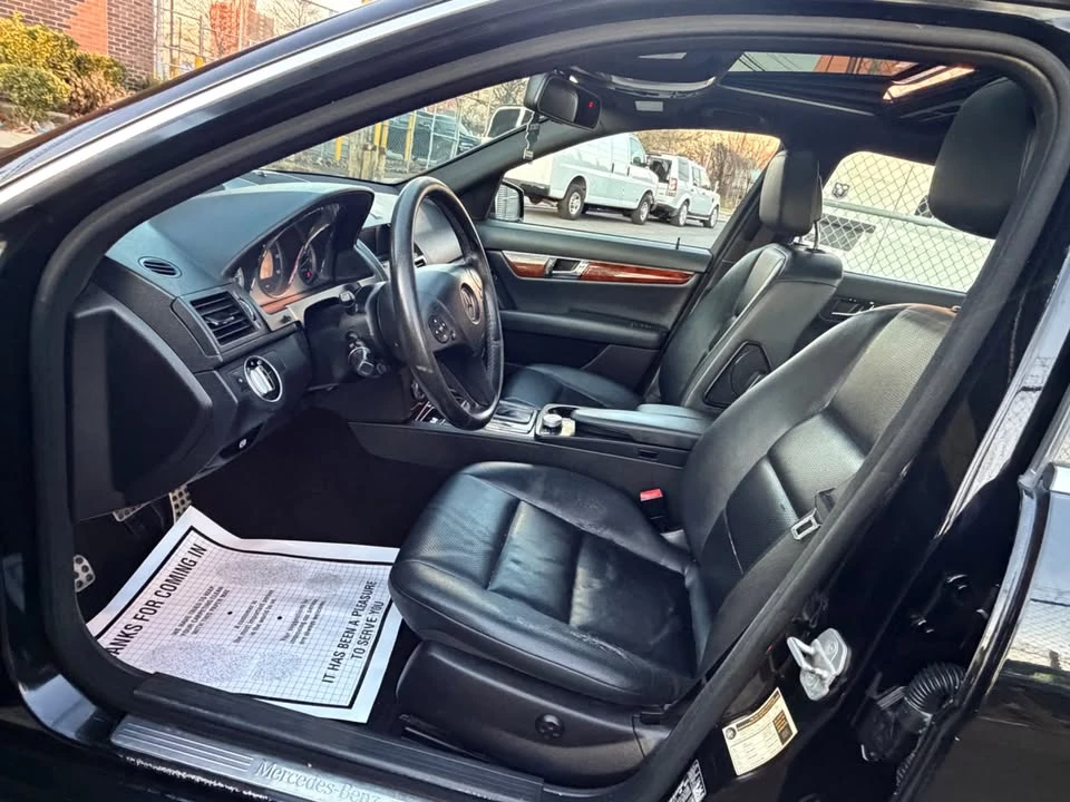 2011 Mercedes-Benz W204 C-Class - Image 8 of 17