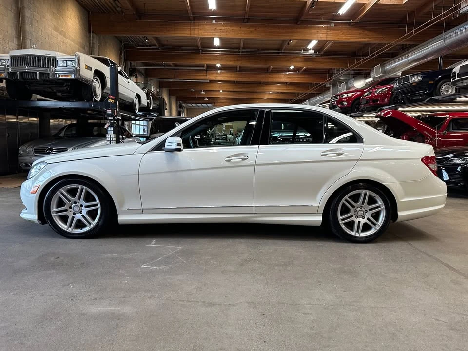 2011 Mercedes-Benz W204 C-Class - Image 3 of 19