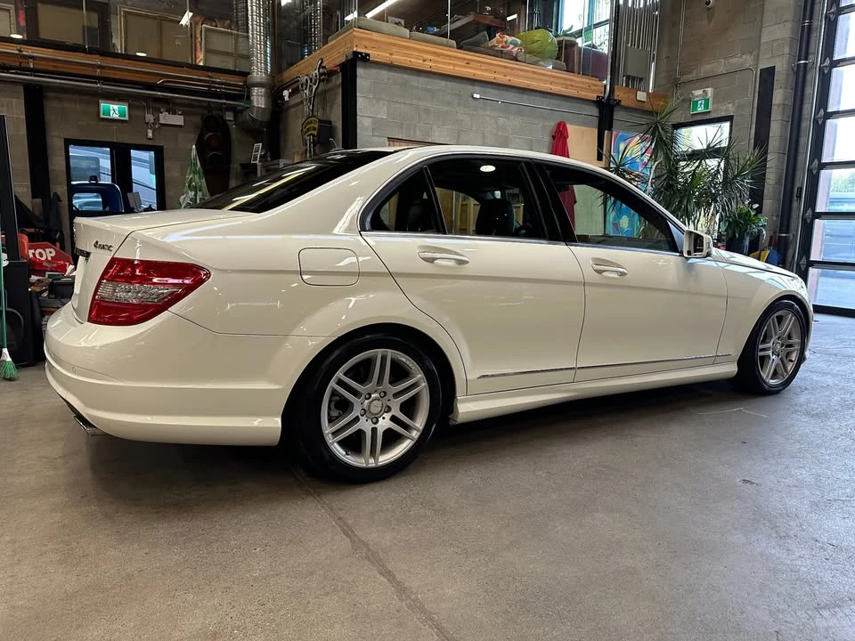 2011 Mercedes-Benz W204 C-Class - Image 13 of 19