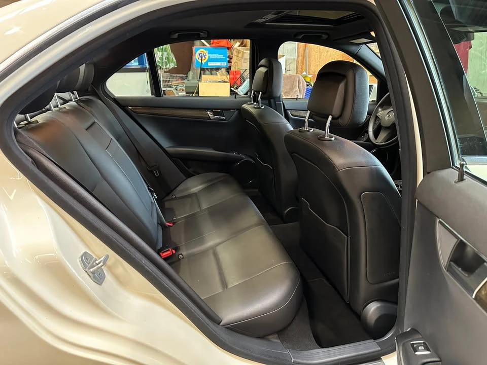 2011 Mercedes-Benz W204 C-Class - Image 18 of 19