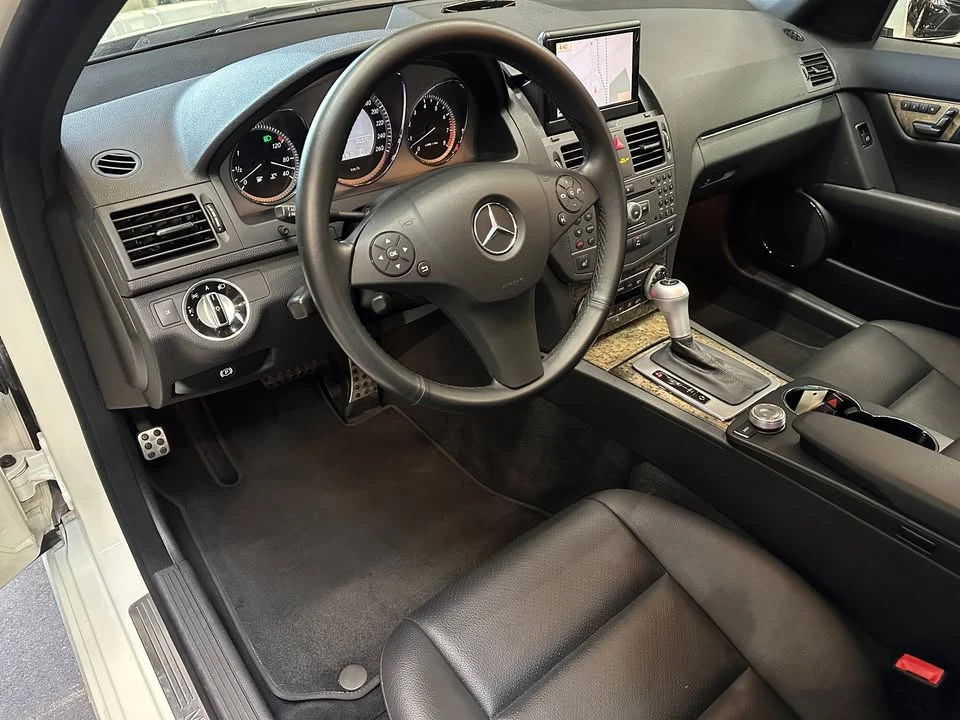 2011 Mercedes-Benz W204 C-Class - Image 11 of 19