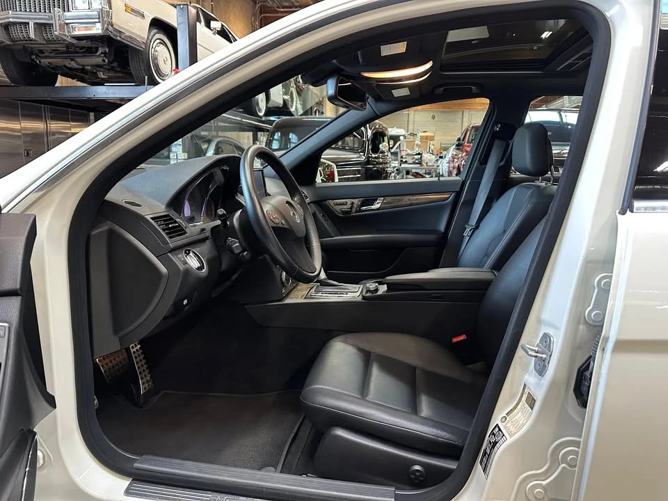 2011 Mercedes-Benz W204 C-Class - Image 9 of 19