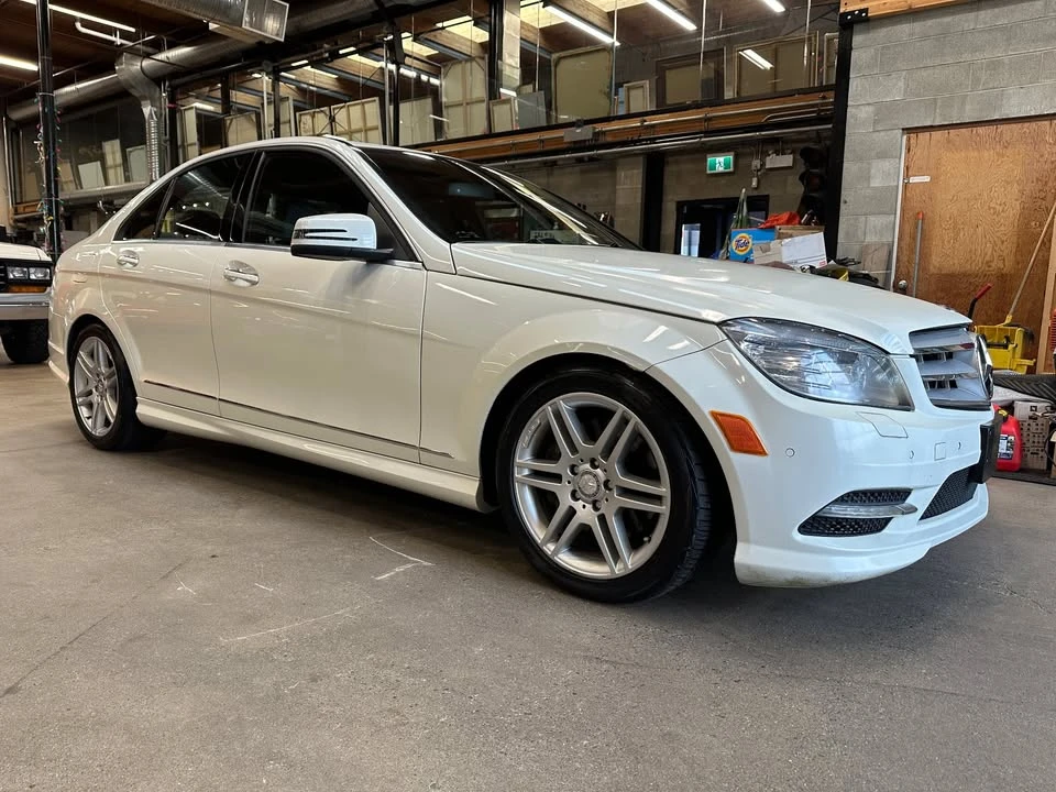 2011 Mercedes-Benz W204 C-Class - Image 15 of 19