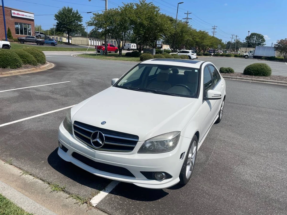 2011 Mercedes-Benz W204 C-Class - Image 14 of 16