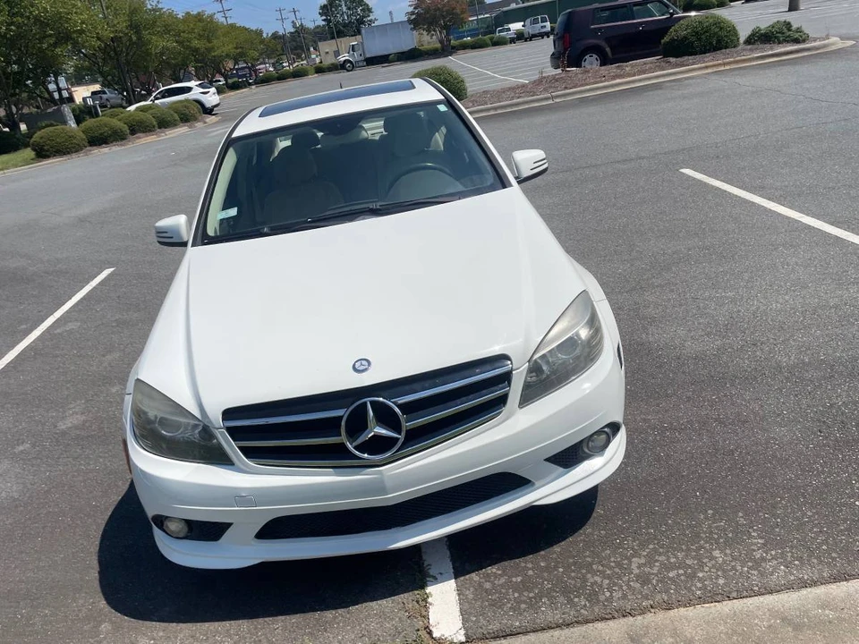 2011 Mercedes-Benz W204 C-Class - Image 12 of 16