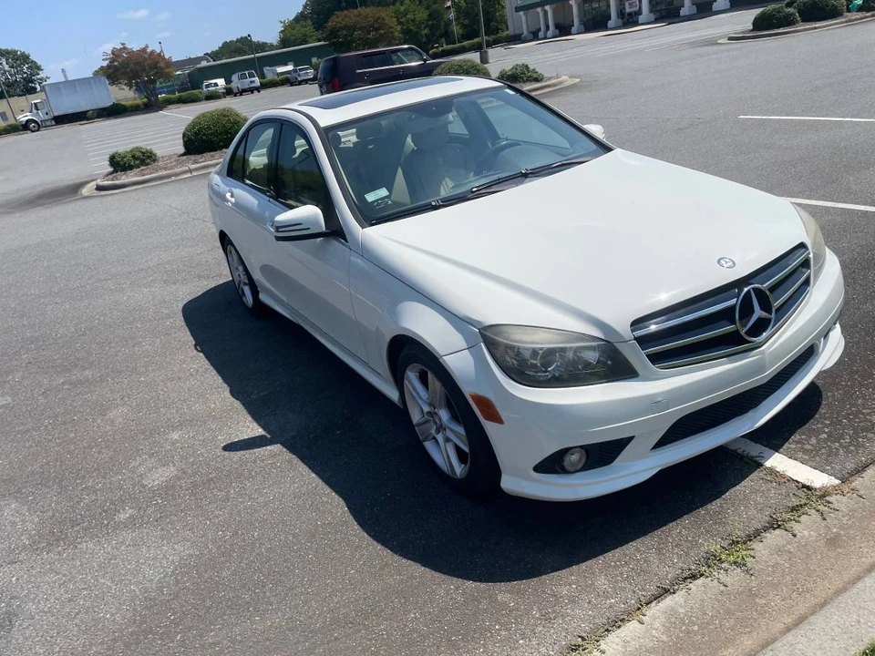 2011 Mercedes-Benz W204 C-Class - Image 4 of 16