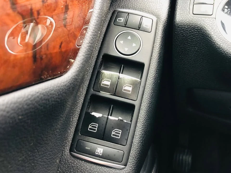 2011 Mercedes-Benz W204 C-Class - Image 17 of 20
