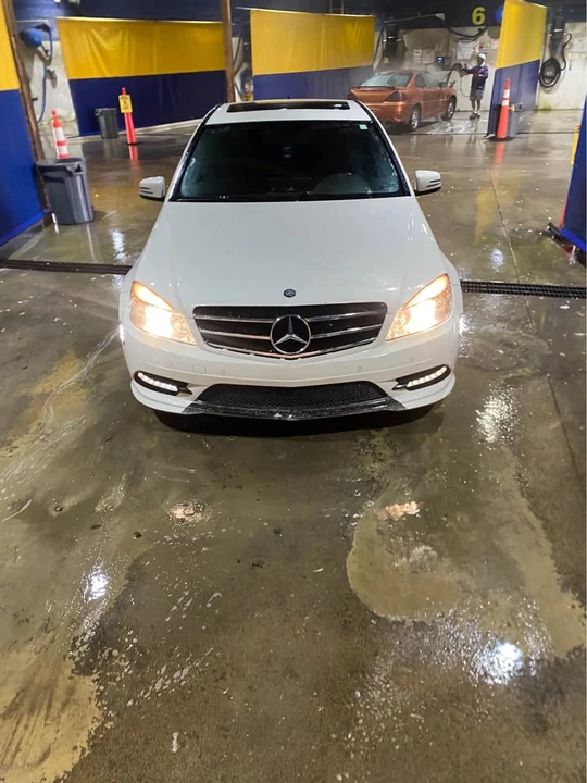 2011 Mercedes-Benz W204 C-Class - Image 2 of 15