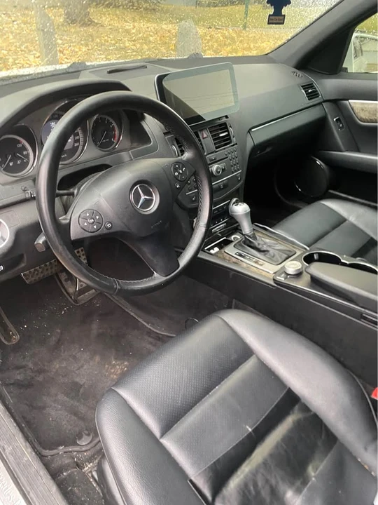 2011 Mercedes-Benz W204 C-Class - Image 10 of 15