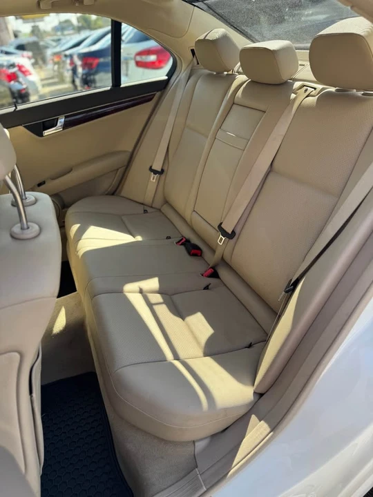 2011 Mercedes-Benz W204 C-Class - Image 11 of 17
