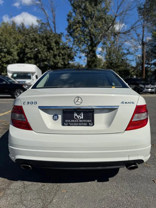2011 Mercedes-Benz W204 C-Class - Image 4 of 17