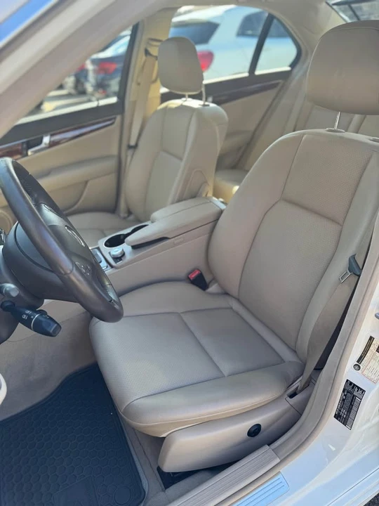 2011 Mercedes-Benz W204 C-Class - Image 10 of 17
