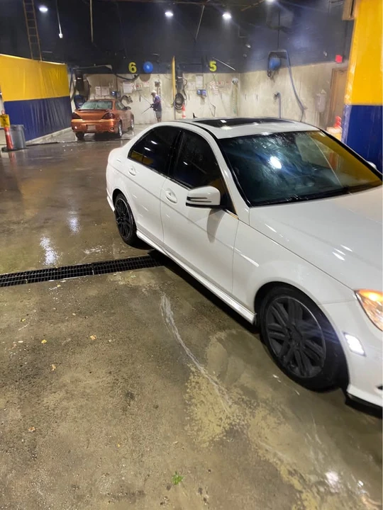 2011 Mercedes-Benz W204 C-Class - Image 2 of 11