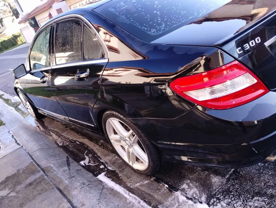 2011 Mercedes-Benz W204 C-Class - Image 2 of 4