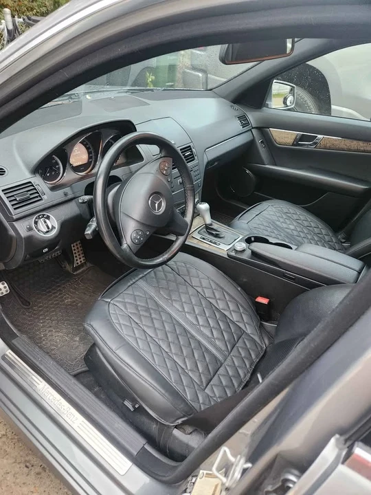 2011 Mercedes-Benz W204 C-Class - Image 5 of 7