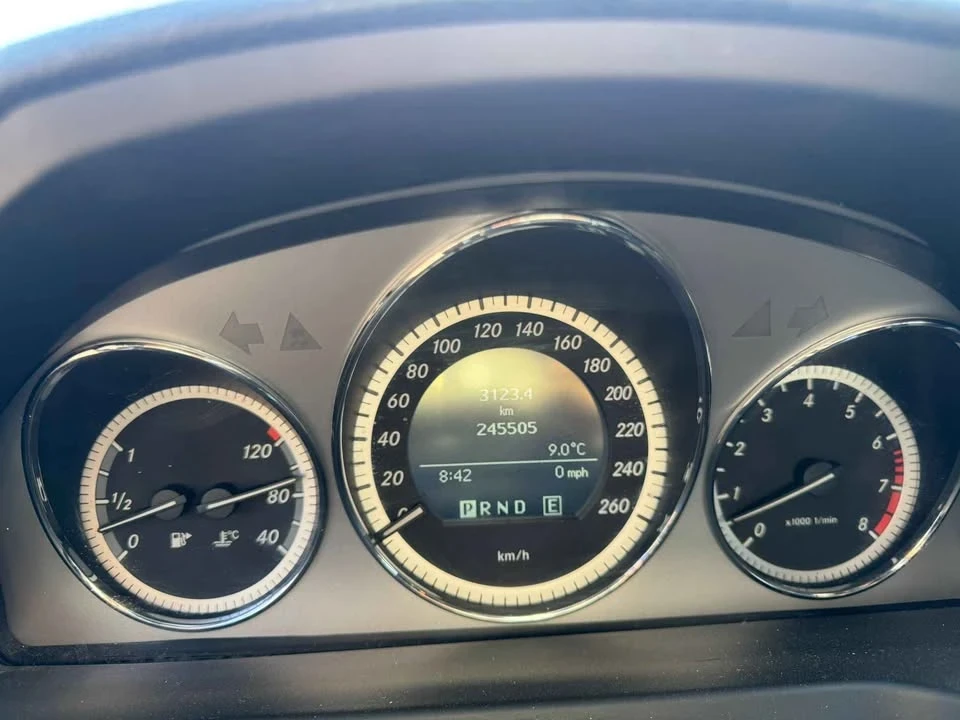 2011 Mercedes-Benz W204 C-Class - Image 9 of 10