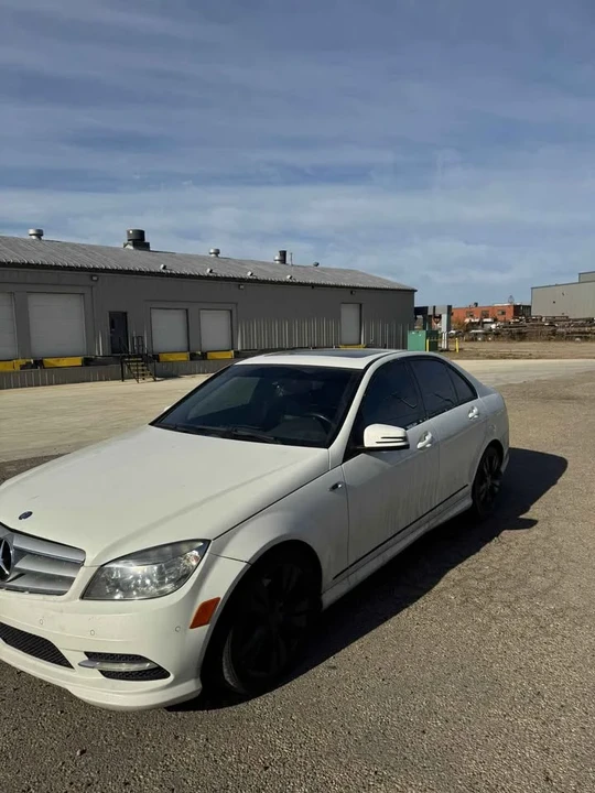 2011 Mercedes-Benz W204 C-Class - Image 2 of 10