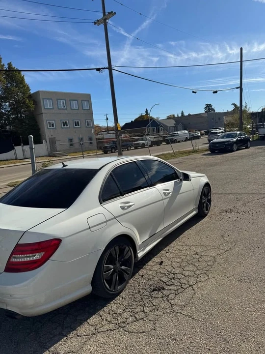 2011 Mercedes-Benz W204 C-Class - Image 3 of 9