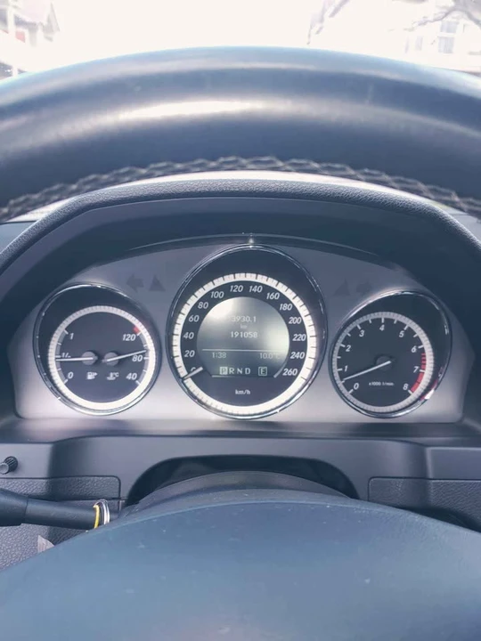 2011 Mercedes-Benz W204 C-Class - Image 10 of 10
