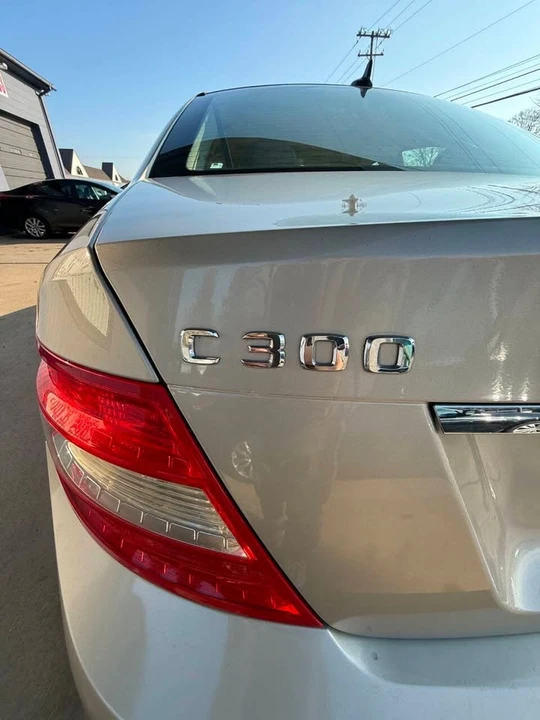 2011 Mercedes-Benz W204 C-Class - Image 14 of 20
