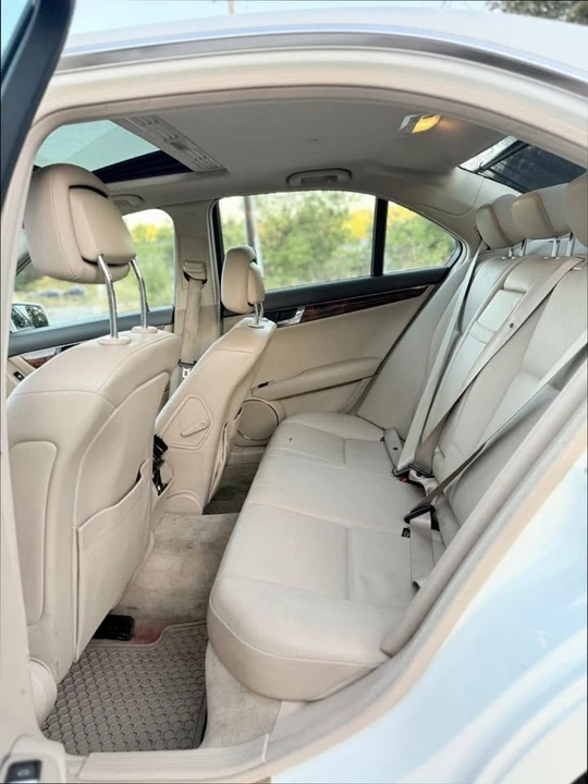 2011 Mercedes-Benz W204 C-Class - Image 2 of 9