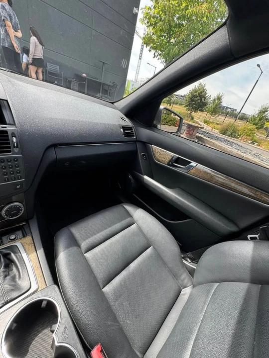 2011 Mercedes-Benz W204 C-Class - Image 10 of 12