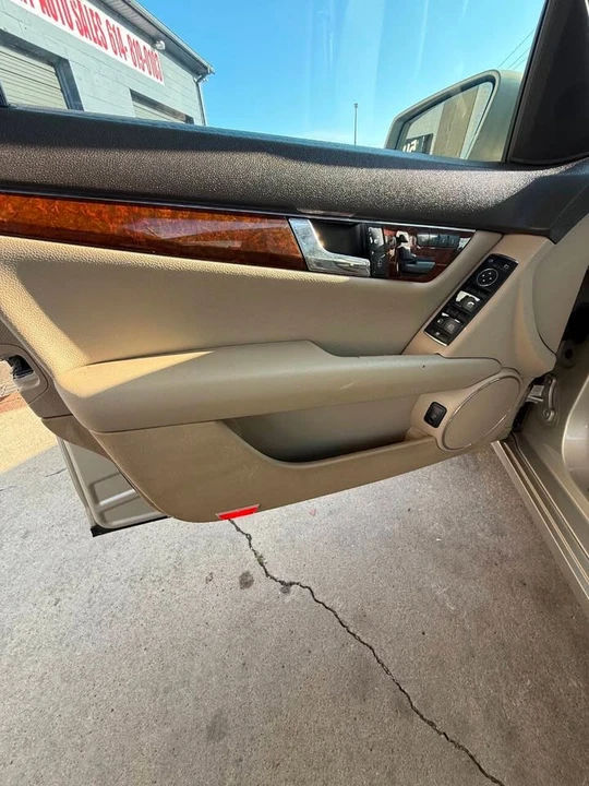 2011 Mercedes-Benz W204 C-Class - Image 17 of 20