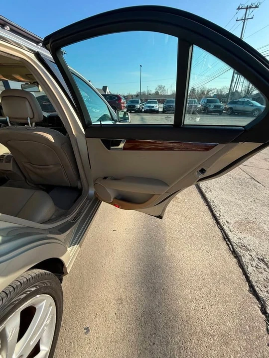 2011 Mercedes-Benz W204 C-Class - Image 12 of 20