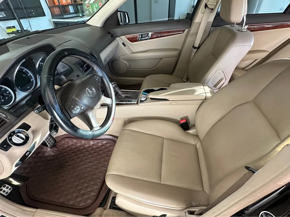 2011 Mercedes-Benz W204 C-Class - Image 8 of 10