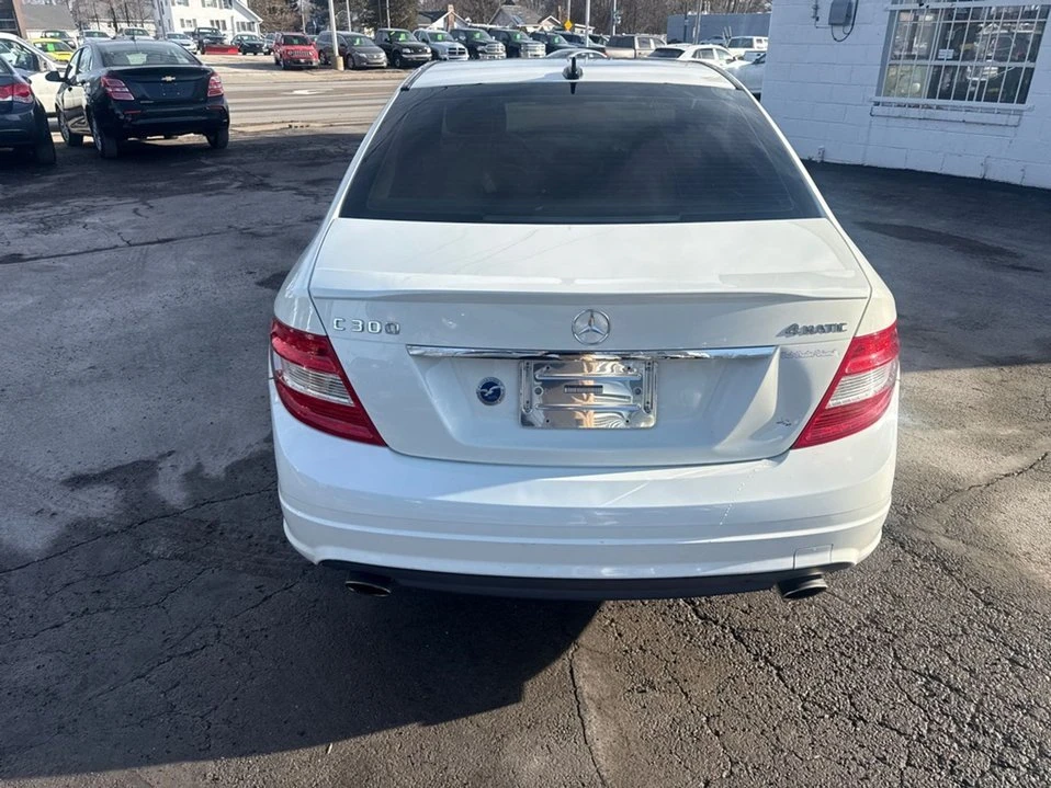 2011 Mercedes-Benz W204 C-Class - Image 7 of 18