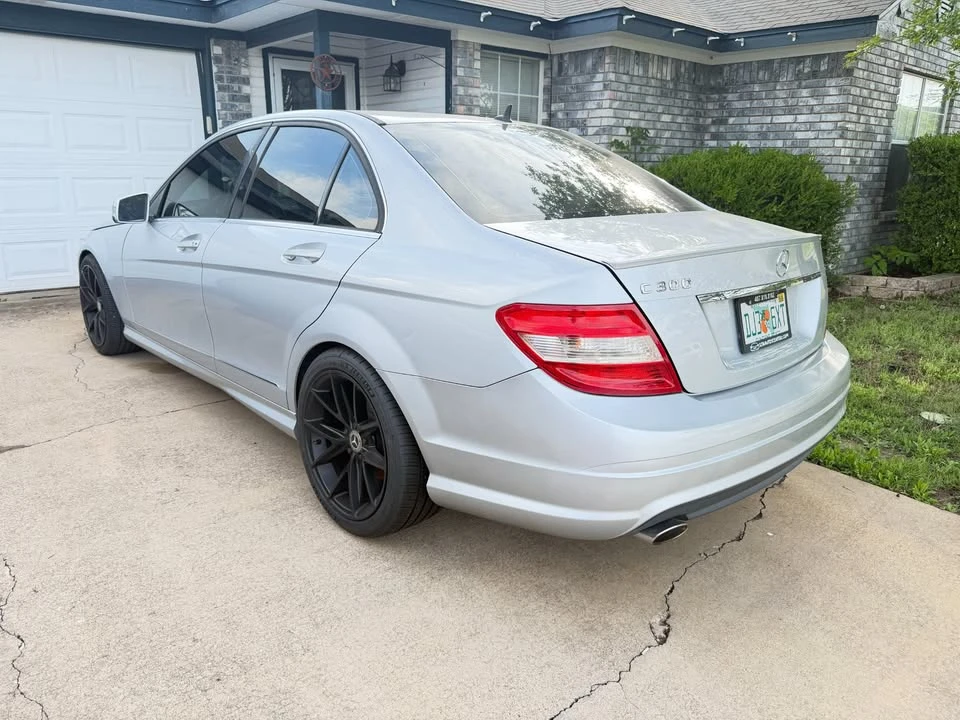 2011 Mercedes-Benz W204 C-Class - Image 2 of 7