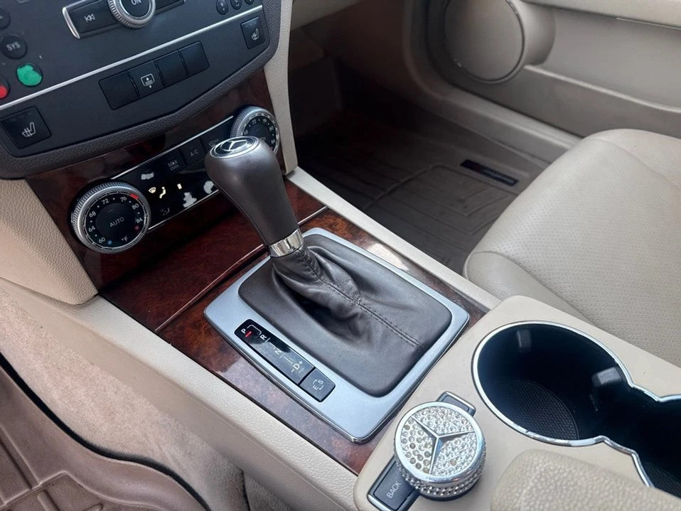 2011 Mercedes-Benz W204 C-Class - Image 15 of 18
