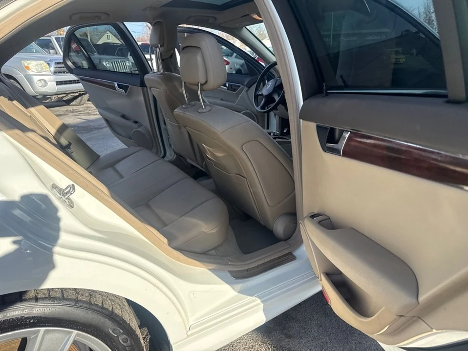 2011 Mercedes-Benz W204 C-Class - Image 13 of 18