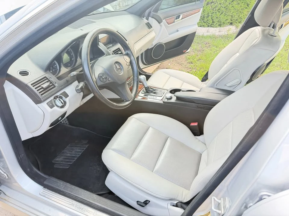2011 Mercedes-Benz W204 C-Class - Image 4 of 7