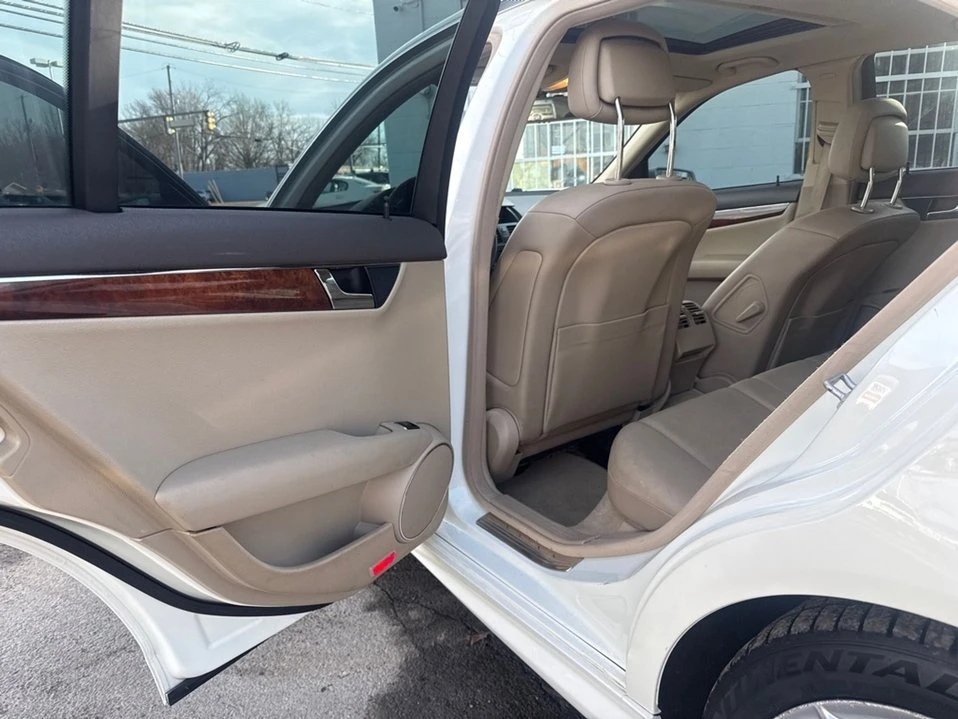 2011 Mercedes-Benz W204 C-Class - Image 12 of 18