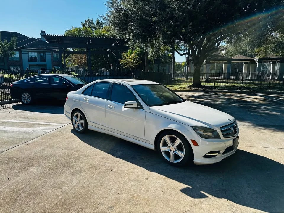 2011 Mercedes-Benz W204 C-Class - Image 5 of 15
