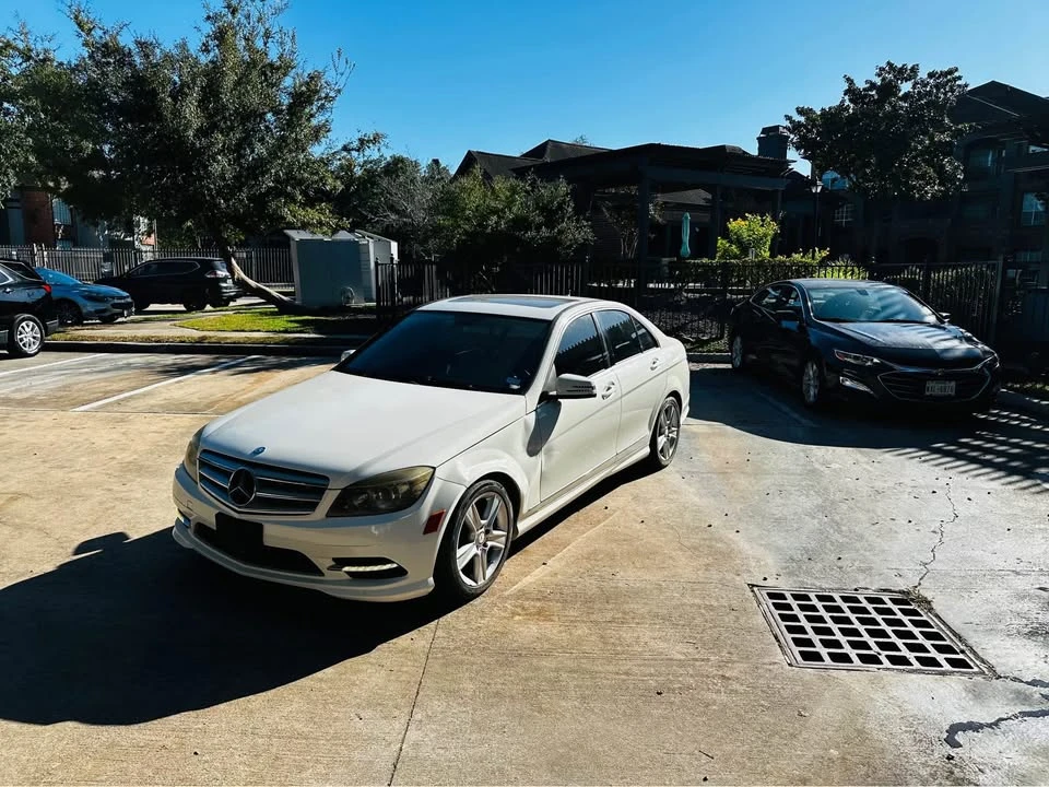 2011 Mercedes-Benz W204 C-Class - Image 6 of 15