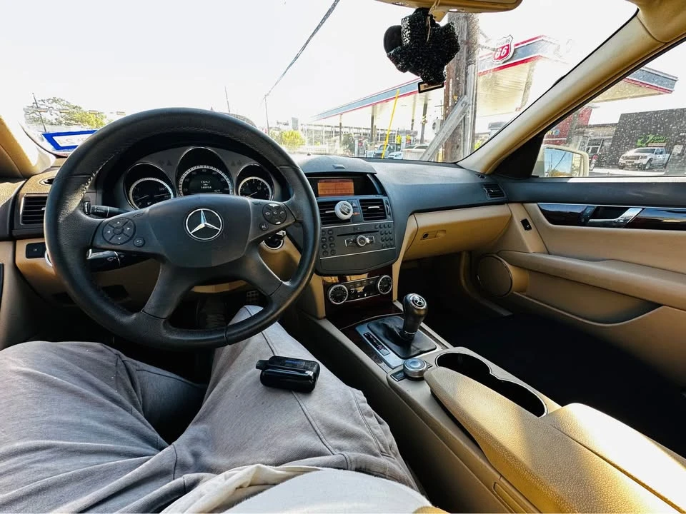 2011 Mercedes-Benz W204 C-Class - Image 9 of 15