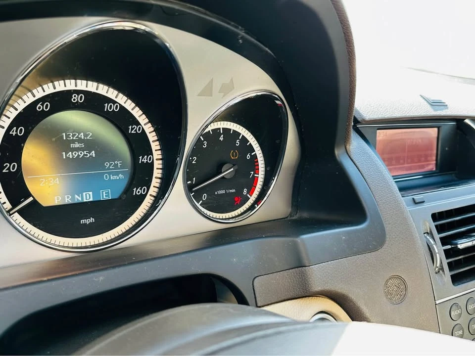 2011 Mercedes-Benz W204 C-Class - Image 11 of 15
