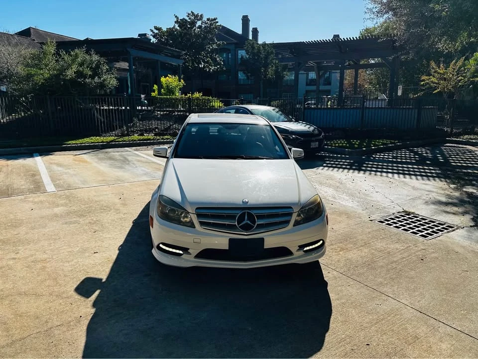 2011 Mercedes-Benz W204 C-Class - Image 3 of 15