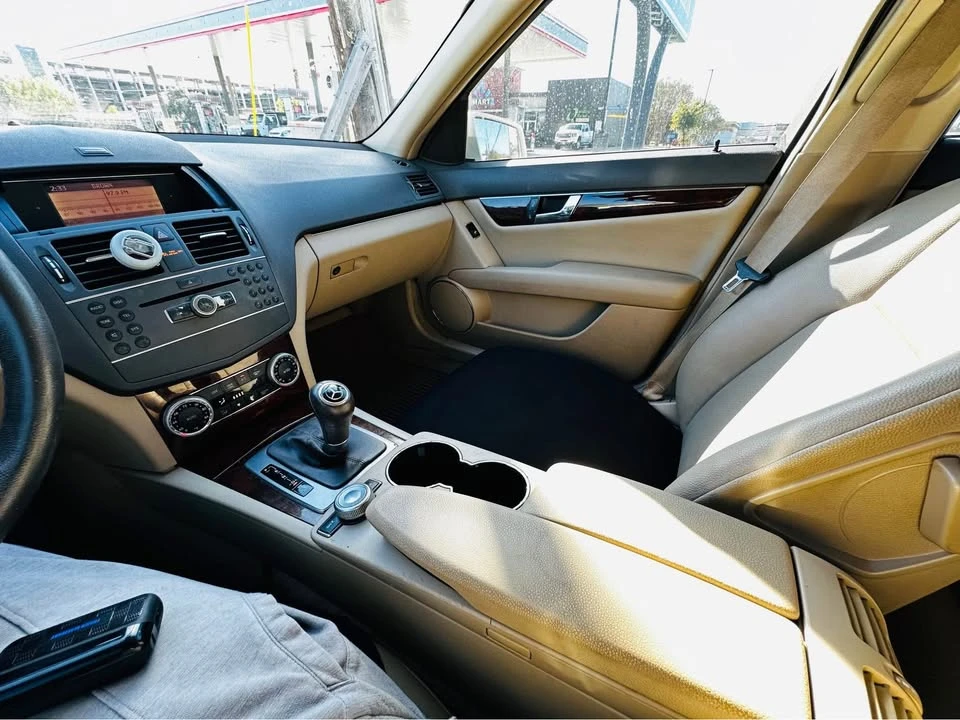 2011 Mercedes-Benz W204 C-Class - Image 10 of 15