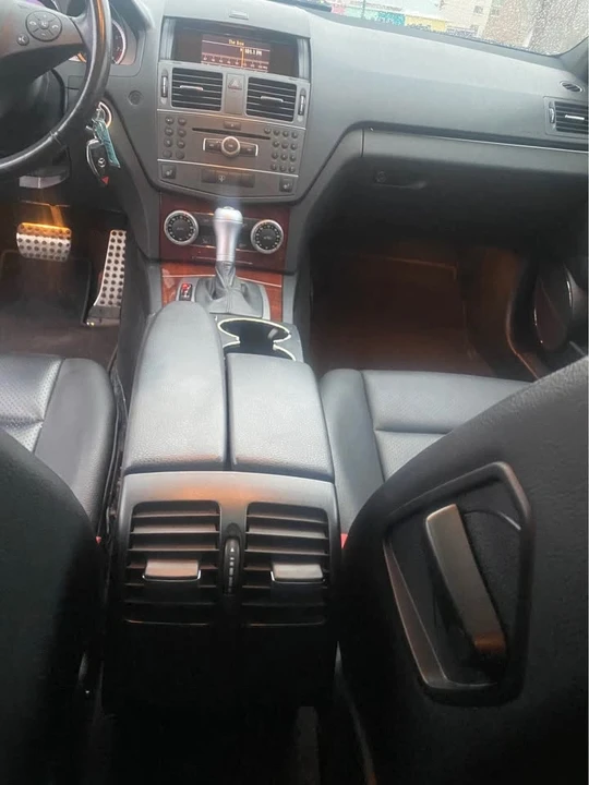 2011 Mercedes-Benz W204 C-Class - Image 11 of 12