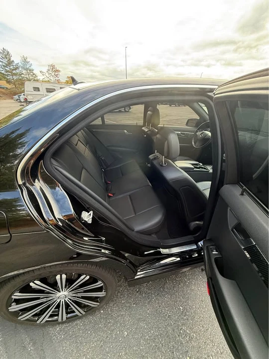 2011 Mercedes-Benz W204 C-Class - Image 8 of 10