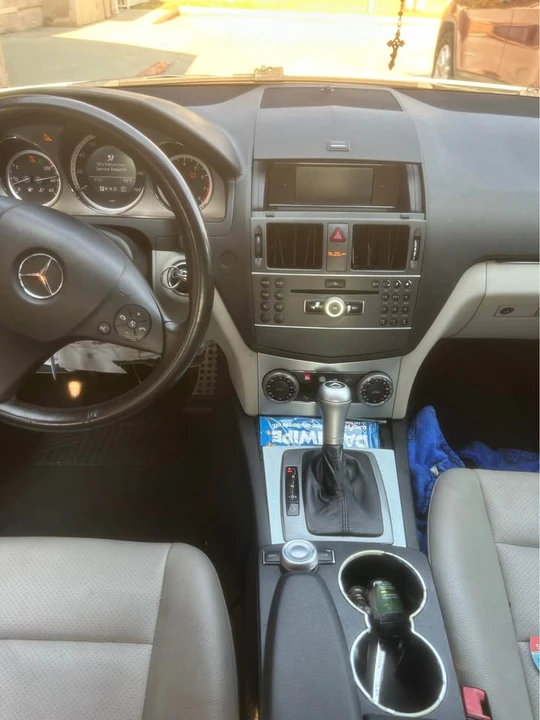 2011 Mercedes-Benz W204 C-Class - Image 6 of 7
