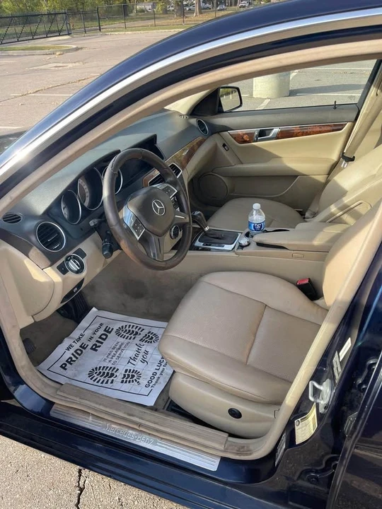 2011 Mercedes-Benz W204 C-Class - Image 15 of 20