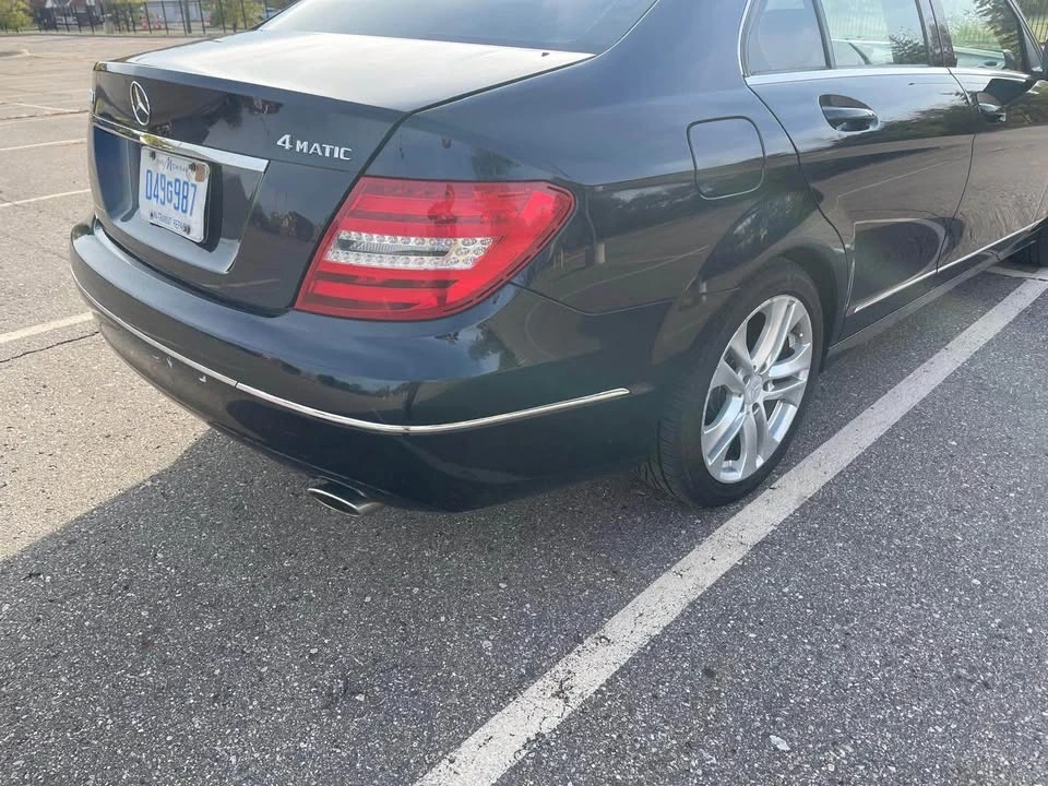 2011 Mercedes-Benz W204 C-Class - Image 9 of 20