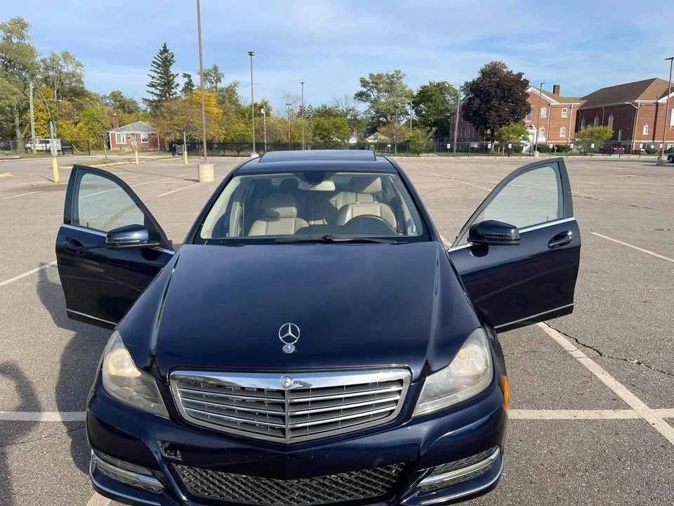 2011 Mercedes-Benz W204 C-Class - Image 2 of 20