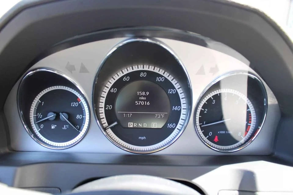 2011 Mercedes-Benz W204 C-Class - Image 9 of 16